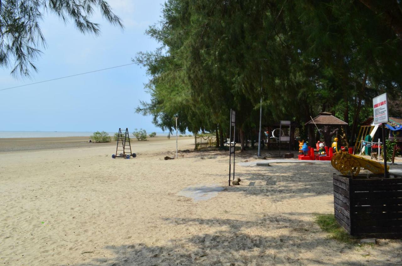 Gold Coast Morib Ain Studio Kampong Tanjong Pechah Exterior foto